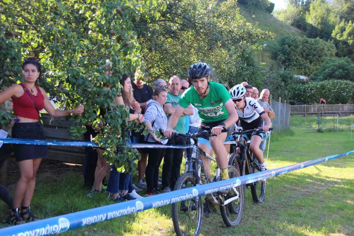 Asteasuko lagunarteko herri  63 1656445498080