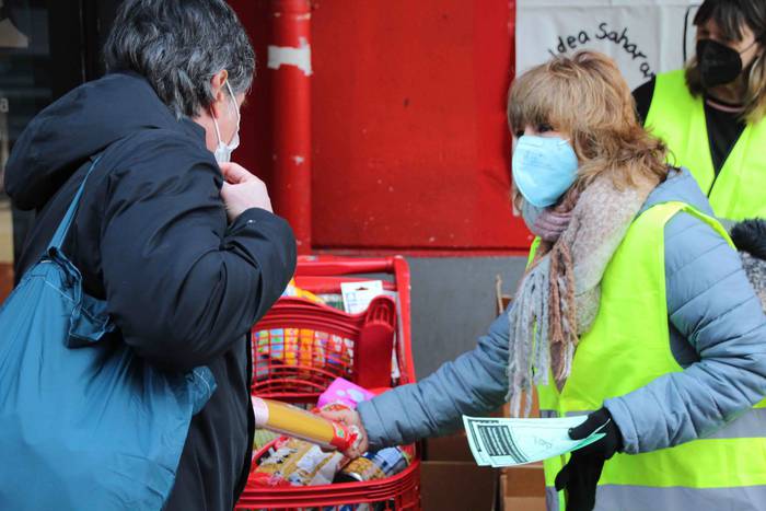 Saharar errefuxiatuen aldeko 12 1643458744764