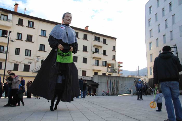 Saihesbidearen alde, festa e 9 1579351308738