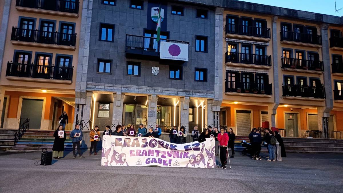 Elkarretaratzeak egingo dituzte gaur arratsaldean, Basauriko erailketa matxista salatzeko