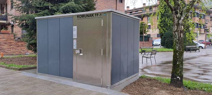 Jarri dute komun publiko berria Loatzo plazan