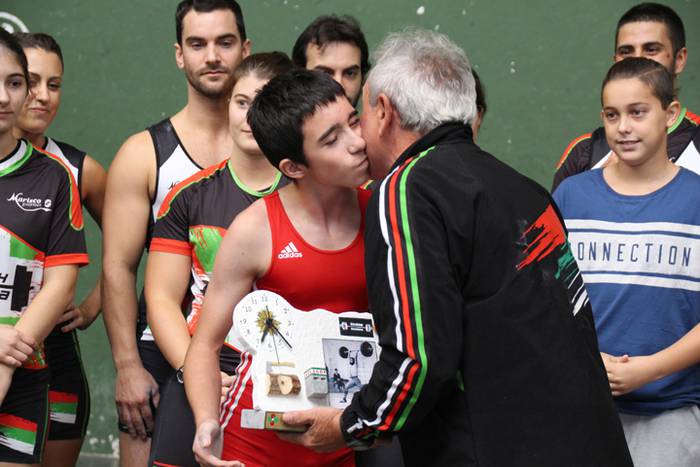 Eskerrik asko, Batis 48 1505571443251