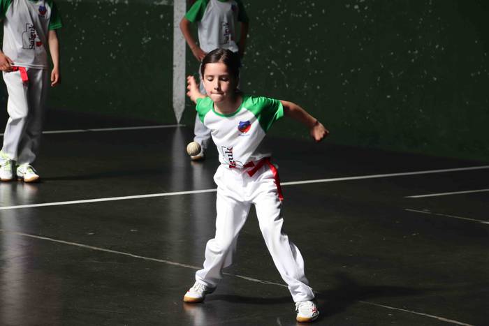 Behar Zana elkarteko festa 2 10 1559405173195