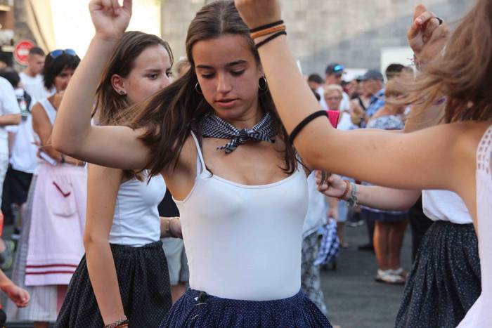 Bero sargoria, sagardoz bust 109 1532983295849