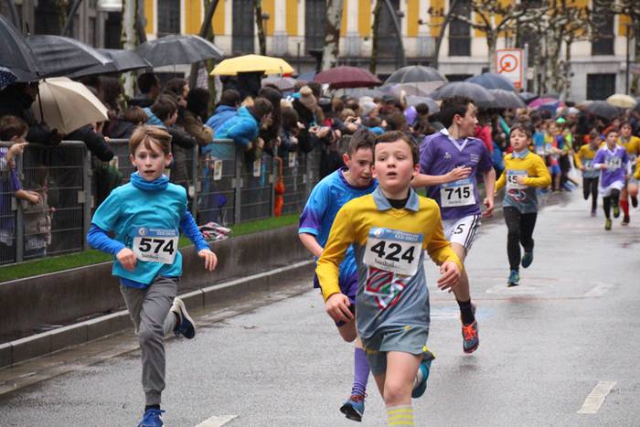 700 haur inguru XXXI. Ero Et 72 1516542280366