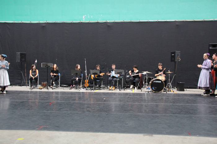 Kristikin eta dantza, Lizart 37 1496497183604