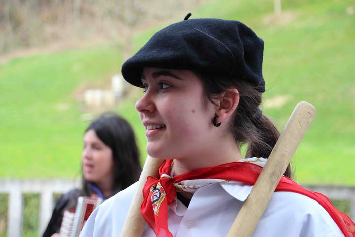 Ajerik gabe, makila eta lau  43 1551617997535