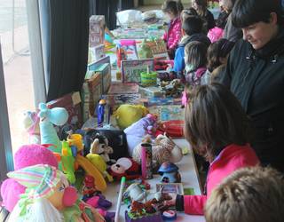 Berastegiko bigarren eskuko elkartasun azokarako materiala bilduko dute egunotan