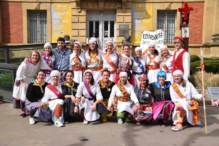 Zaldunita 2019. Karrozak eta 87 1551627317167