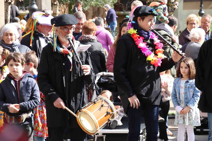 Ozen entzun dira txistularie 93 1551449355839