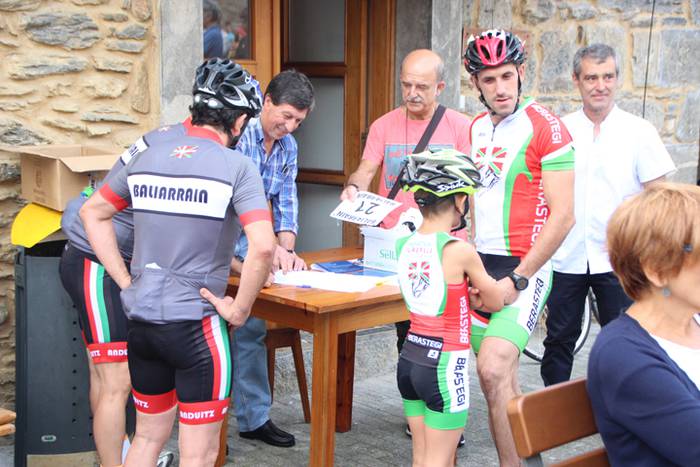 Maldan gora plazara heldu ar 1 1502801228828