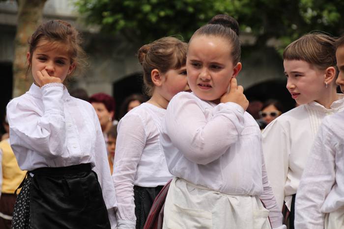 Dantzari txiki eguna Villabonan 41 1465749480890