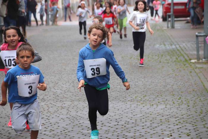 Asteasuko haurrek hasi dute  44 1530188387213