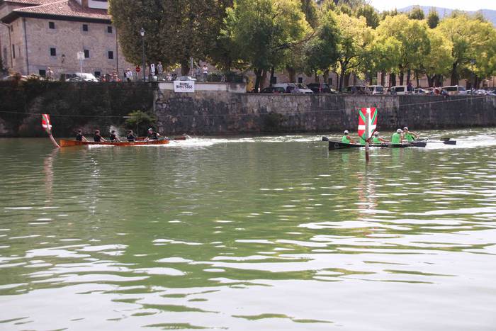 Arraunean, elkartasunez 179 1568480088087