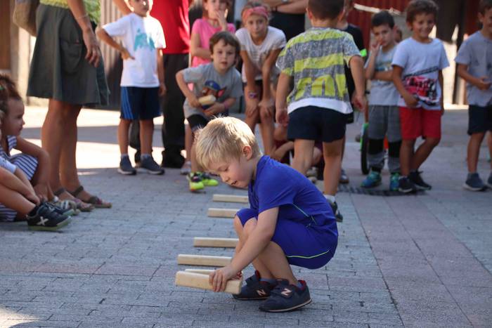 Jolas betean aritu dira umea 20 1537027644325