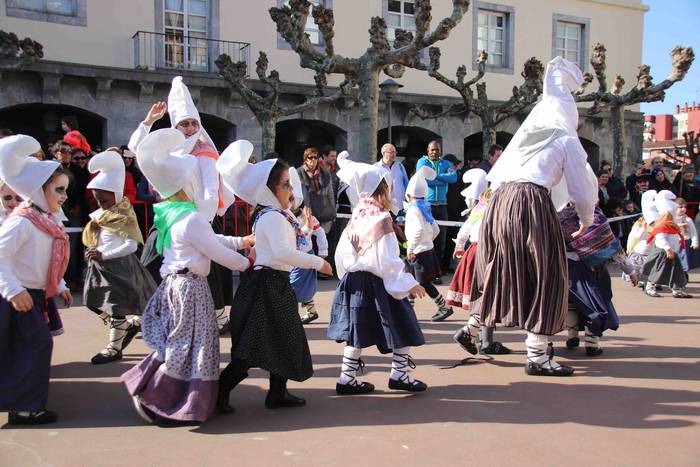 Lamiak, sorginak eta iratxoa 26 1582223383166