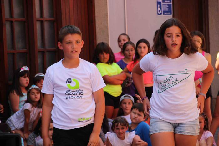 Tripa beteta, dantzan pasa d 67 1563205349782