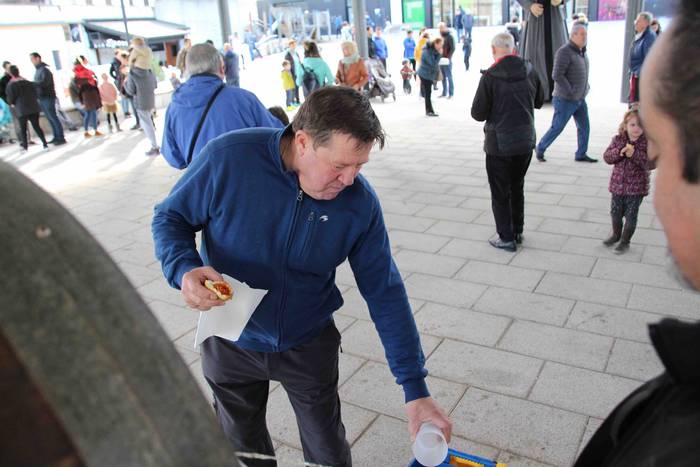 Saihesbidearen alde, festa e 14 1579351316674