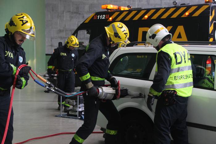 Erreskate lanetan aritu dira 17 1501937573583