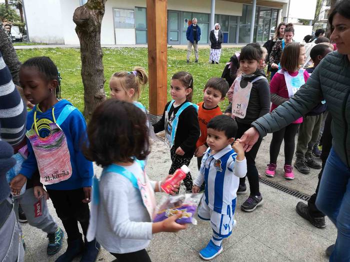 Korrika Txikia egin dute Ika 15 1555079783005