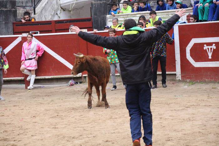 Ikuskizun polita, lehen zeze 3 1487873463660