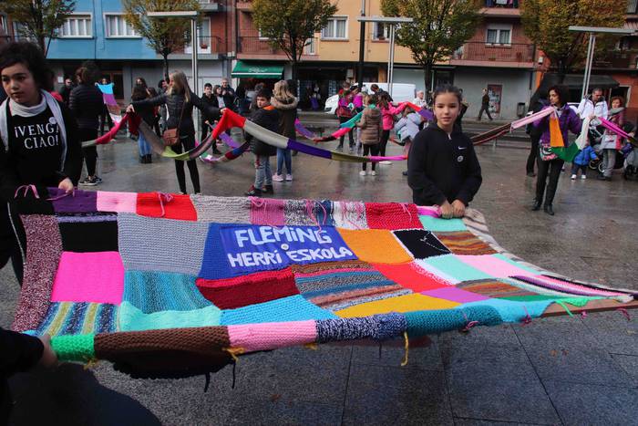 'Gora emakume anitzak eta go 9 1542976367868