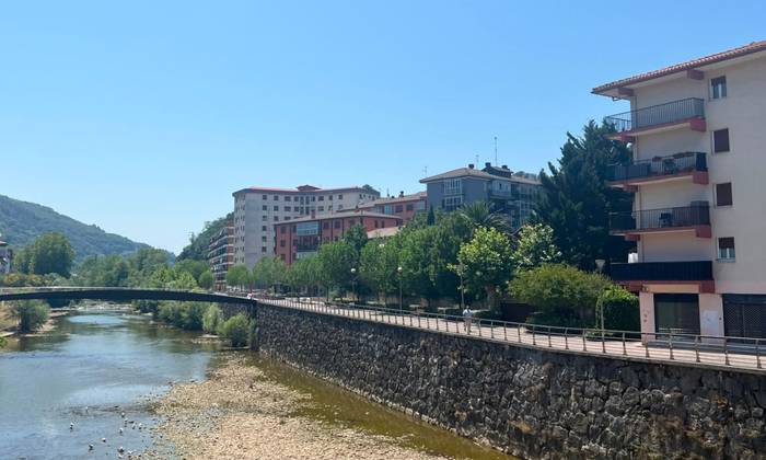 Ugare auzoa garbi mantentzeko neurriak indartuko dituzte