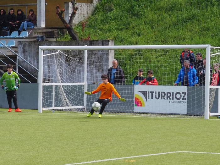 Intxurreko infantilek irabaz 8 1523264265694