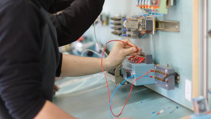 Elektrizitateari buruzko oinarrizko ezagutzei buruzko ikasketa Zizurkilen