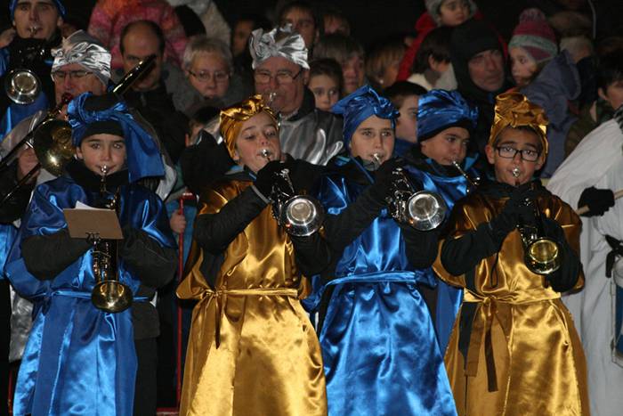 VILLABONAKO ERREGE MAGOEN DESFILEA 2017 54 1483976269633