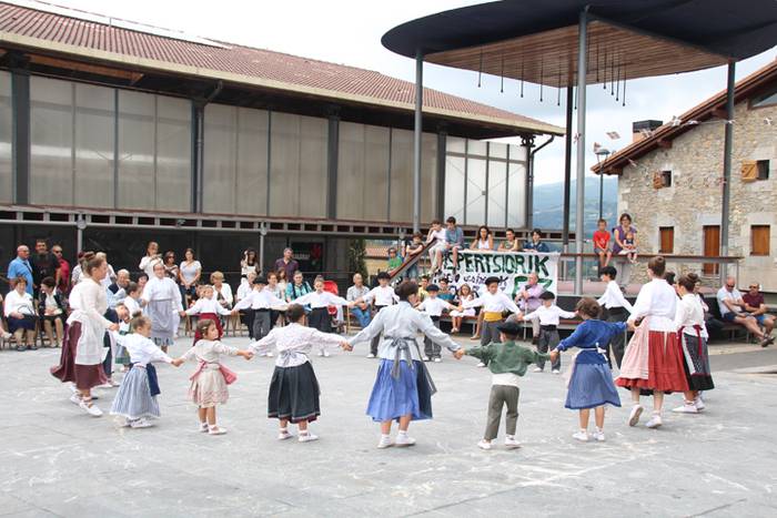 ADUNAKO AMA BIRJINAK 2017. A 6 1502798883299