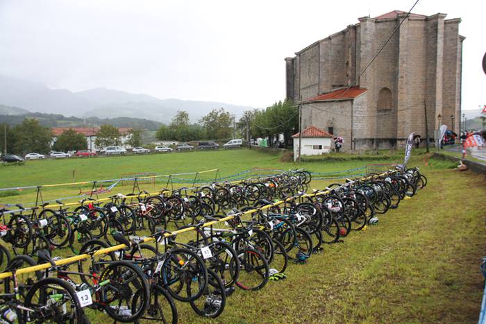 Lokaztuta Amasako XXIV. mendi duatloia 6 1477235095384