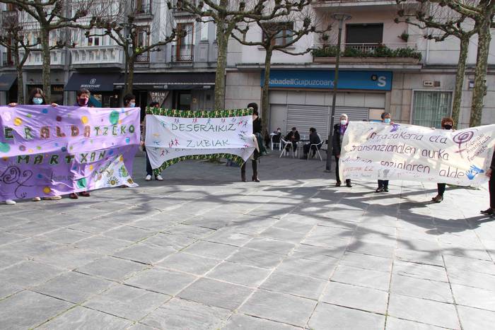 Emakumeen Mundu Martxa eskua 33 1613827692656