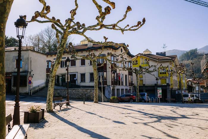 Astelehenean hasiko dituzte Irurako plaza oinezkoentzat egokitzeko lanak