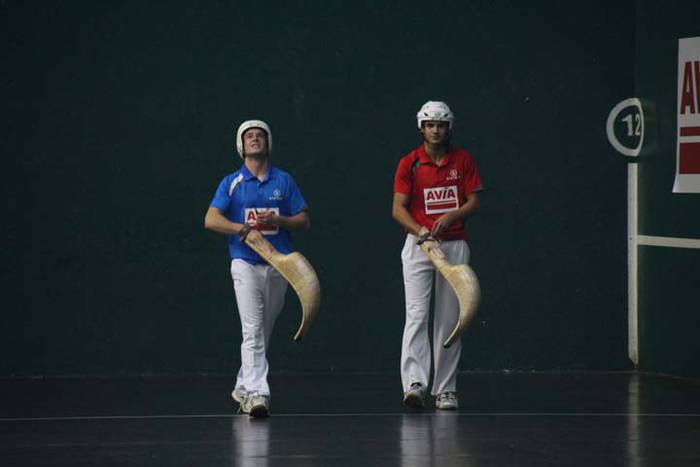 ZESTA PUNTA ELOLAREN OROIMEN 75 1512735687339