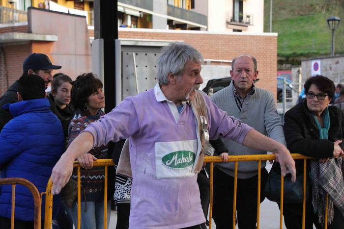 "Azti, prest, irribarra!" 4 1647719503341