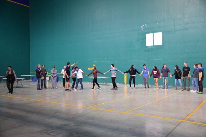 Dantzaren sokak lotuta - 39