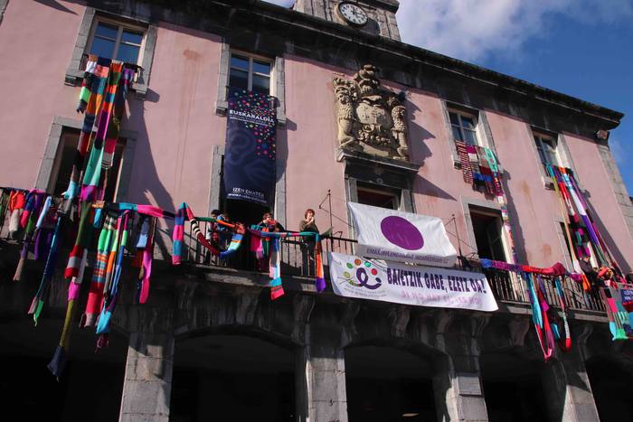 'Gora emakume anitzak eta go 43 1542976389432