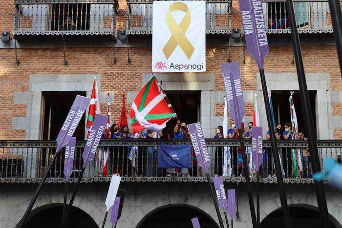 Tolosa urdinez jantzi da 23 1632073498985