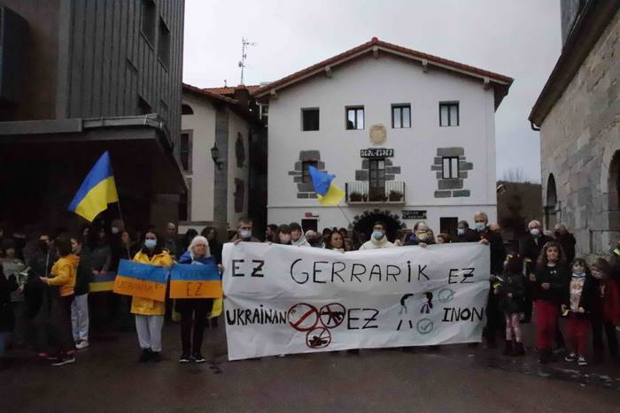 Ukrainaren aldeko elkarretar 15 1646494987251