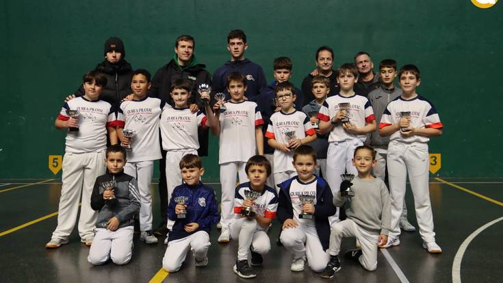 Pilota finalak eta omenaldi hunkigarria, Alegian