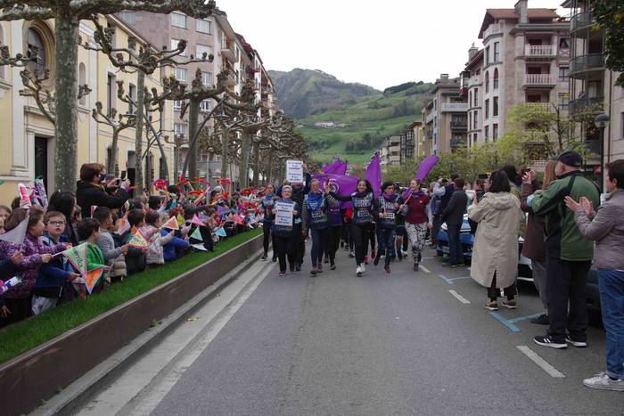 22. Korrika, furgonetatik, T 20 1649420177979