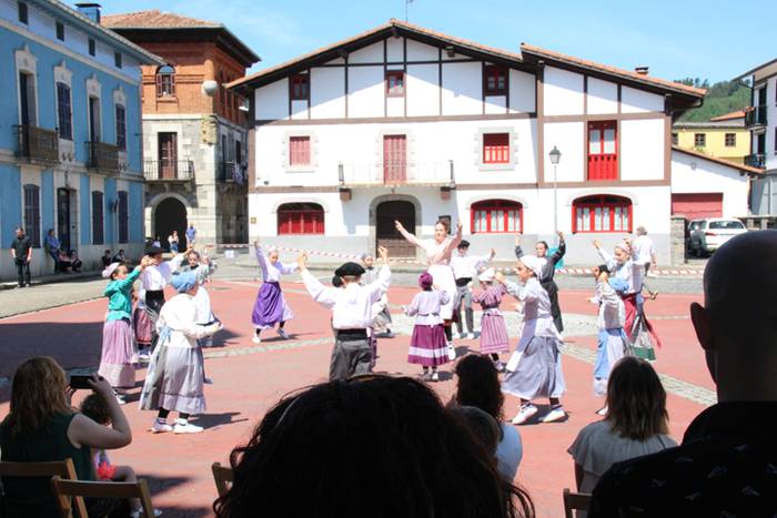 Bidania-Goiatz dantzariak er 24 1528102652736