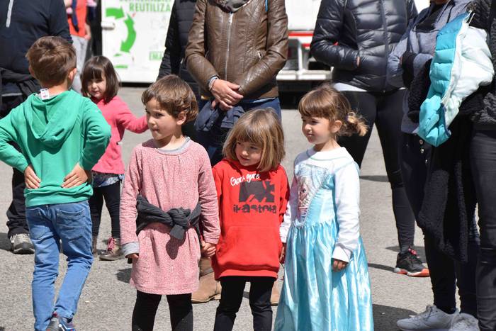 Haurrek egindako erraldoiek  8 1556984193074