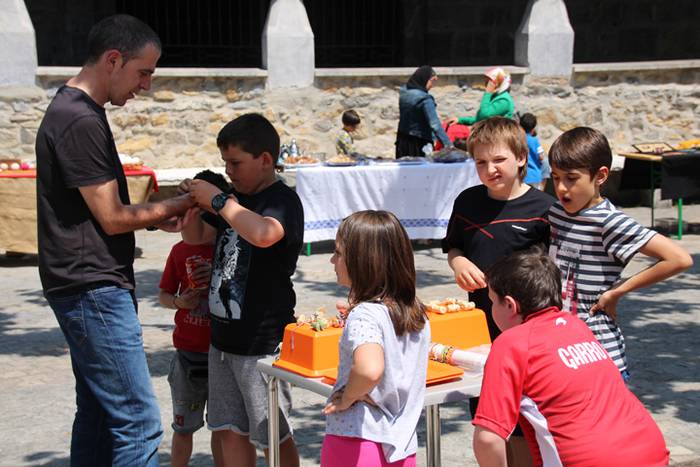 Artisau eta janari azoka iruran 28 1465128729923