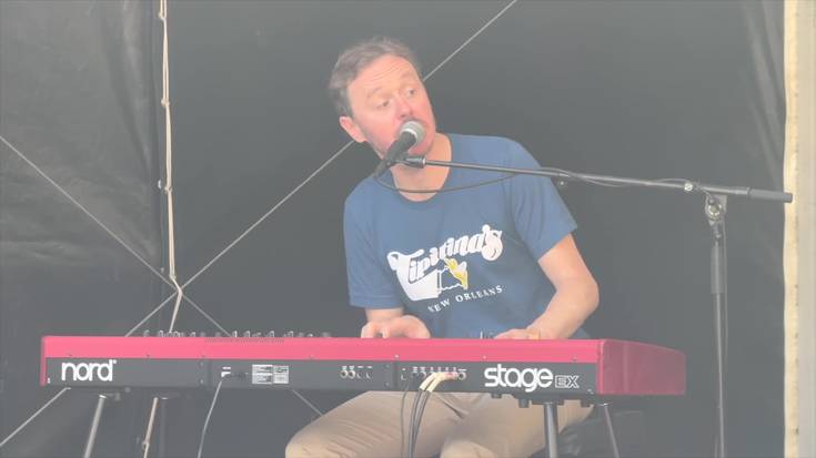 The Fake Cousins taldea zuzenean