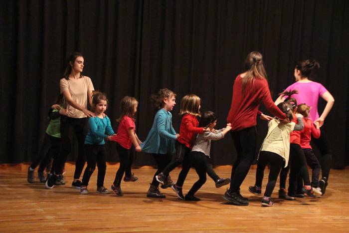 Sutarri haurren dantza taile 14 1521831112259