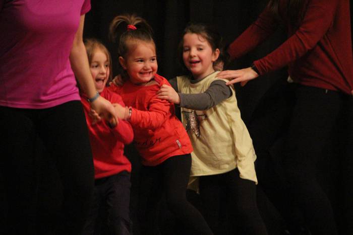 Sutarri haurren dantza taile 15 1521831118113