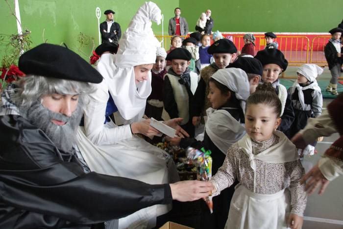 Gabon eskea eta olentzero 2015 94 1450964200484