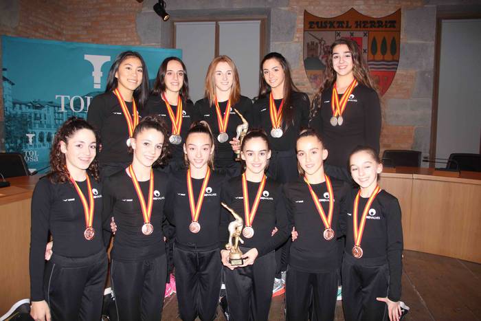 Tolosa CF Gimnastikakoei harrera egin diete 16 1544992033760